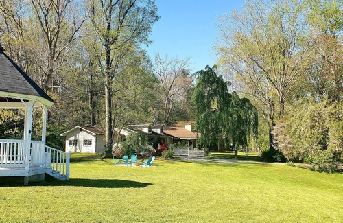 Hendersonville House | Rates reduced for remaining nights October-December!