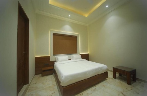 Rajkot Hotel | Ratna Vilas Palace