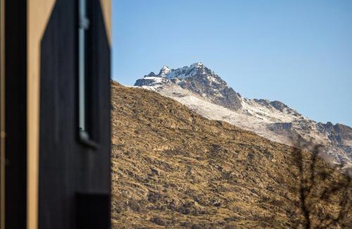 Frankton House | Raua Luxury Queenstown Villa