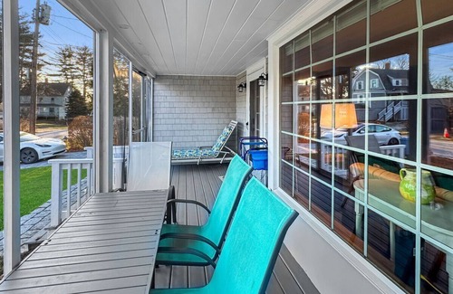 Ogunquit House | Raven's Nest: Charming 2 BR home in the heart of Ogunquit - perfect for families or small groups
