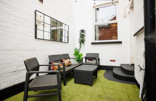 Belfast House | Raven Willow