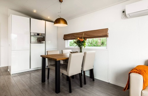 Gasthuis Villa | Ravenbosch - Bath & Fireplace surround