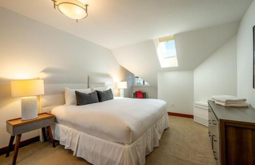 Blueberry Hill Apartment | Ravencrest 309 by Outpost Whistler