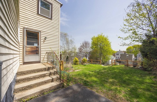 Salem Condo | Ravens Hollow- Enchanting 2-bedroom condo Near Downtown Salem