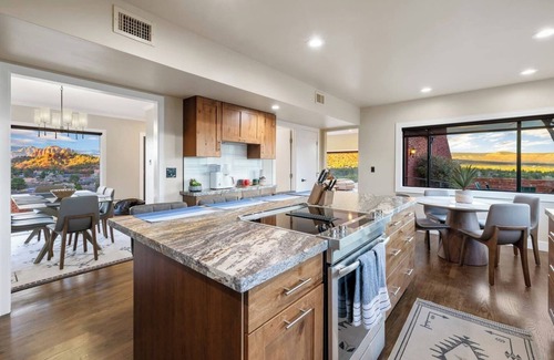 Oak Creek House | Ravens Rock Retreat: Clifftop Estate w/360 Views