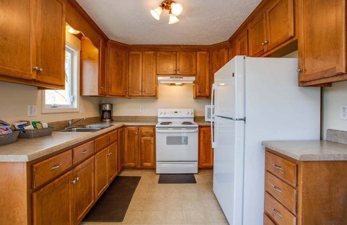Montebello Cabin | Ravens Roost-mountain views, hot tub, fireplace