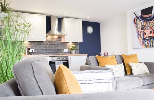 Mumbles Cottage | Ravens Walk Apartment