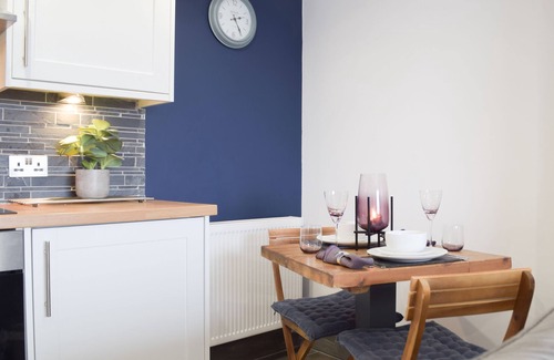 Mumbles Cottage | Ravens Walk Apartment