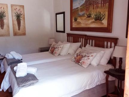 Oudtshoorn House | Ravenscliff Manor