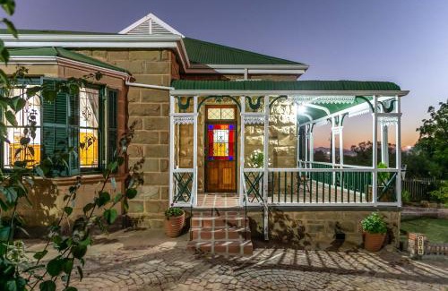 Oudtshoorn House | Ravenscliff Self Catering