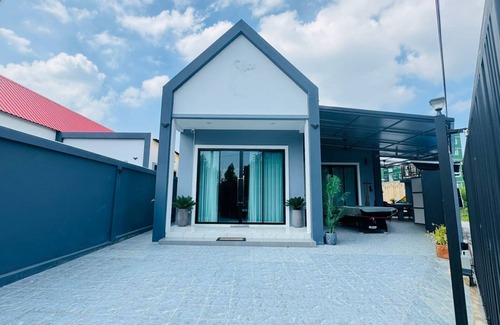 Na Kluea Villa | Ravin Paradise Pool Villa Pattaya 3-bedroom with AC, WiFi, pool table , bbq