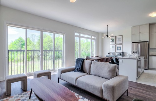 Pickering House | Ravine Retreat | Chef Kitchen | Toronto Zoo | SPA | Entire Home | Detached Home