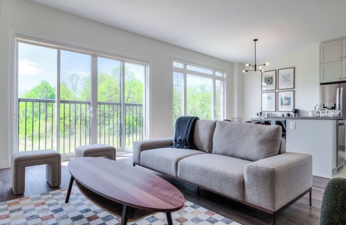 Pickering House | Ravine Retreat | Chef Kitchen | Toronto Zoo | SPA | Entire Home | Detached Home