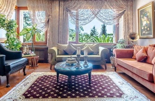Kucukcekmece Apartment | Ravishing Flat with Nature View in Florya