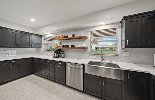 Sarasota House | Raya House | Private Heated Pool + Outdoor Shower