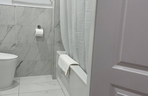 Scarborough House | Rayann’s Lodge is an excellent place to stay providing the “ Home away Home”.