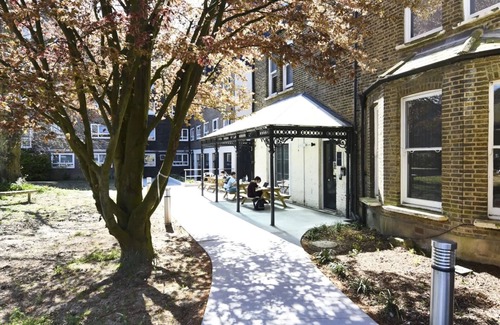 Brockley Apartment | Raymont Hall