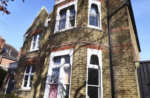 Brockley Apartment | Raymont Hall