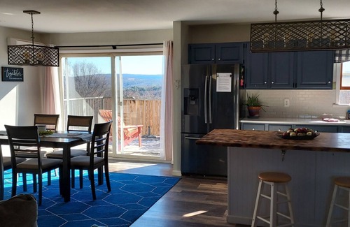 Huntingdon House | Raystown Family Hideaway