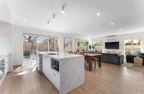 Cowes House | Raywood Coastal Retreat by Ready Set Stay