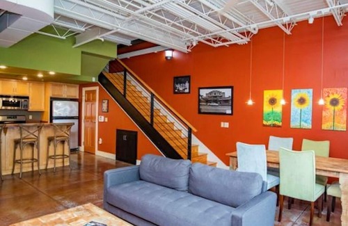 Fayetteville Condo | Razorback Retreat on Dickson Street
