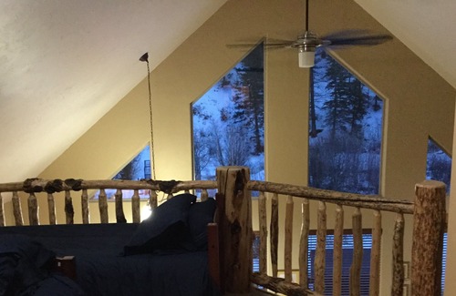 South Fork Cabin | RCCII Beautiful River Front 4Bdrm+loft/2 Bath, hot tub, Gameroom