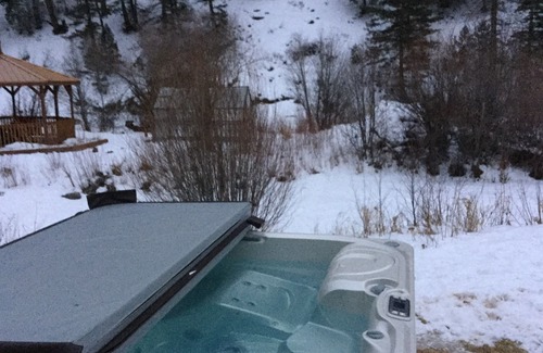 South Fork Cabin | RCCII Beautiful River Front 4Bdrm+loft/2 Bath, hot tub, Gameroom