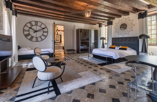 Vivy Apartment | RDC - Château de la Ronde - Avec piscine et jacuzzi