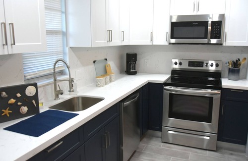 Mid Island House | Ready Post Storms! Owners Featured on HGTV- Private Terrace