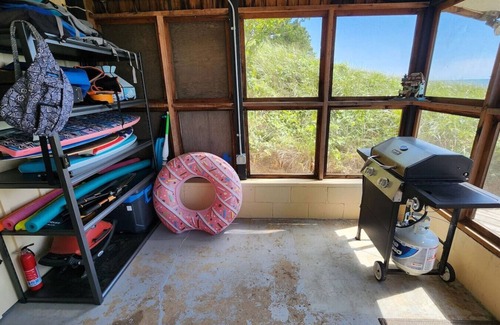 Montague House | Reagan's Landing | Relaxing Private Beach 3BR, 1BA