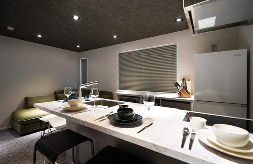 Aoyama Apartment | Real Life AOYAMA 2BR suite 5pax 3bed 3min metro