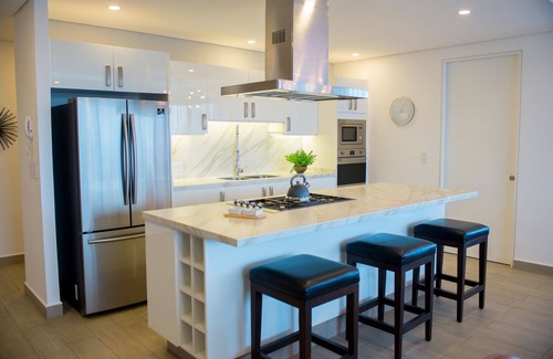 Zapopan Condo | Real View Towers, Real Center, Spectacular 3BR 2nd floor, Zona Real Near Andares