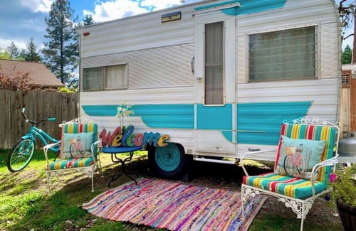 Woods Bay House | Real Vintage Camper Flathead Lake Beach Pets yes!
