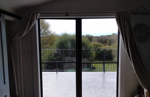 Middletown House | Really nice loft apartment, located 1 mile from beach areas and Sachuest point.