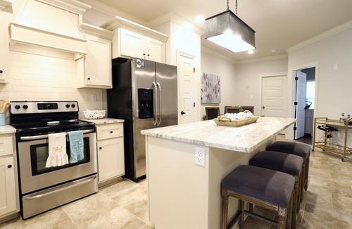 Oxford House | "Rebel Respite" - Charming Southern Getaway!