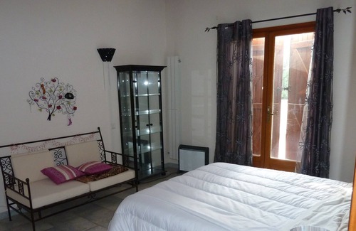 Coulobres Villa | Recent 400 m² villa sleeps up to 21 with pool and sports room in Hérault