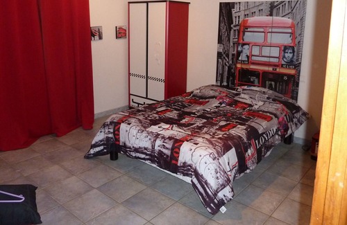 Coulobres Villa | Recent 400 m² villa sleeps up to 21 with pool and sports room in Hérault