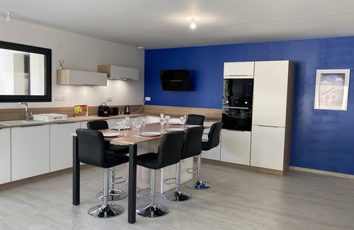 Serignan Villa | Recent 5* villa with swimming pool, 6 minutes walk from the beach!