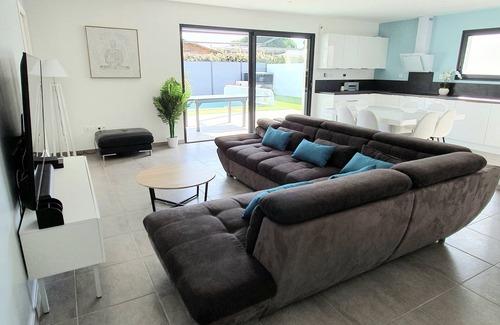 Serignan Villa | Recent comfortable villa : private heated swimming pool and close to the beaches