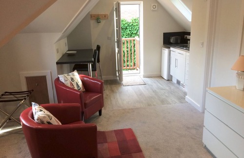 New Forest District Apartment | Recent loft conversion custom built for discerning travelers and holiday makers.
