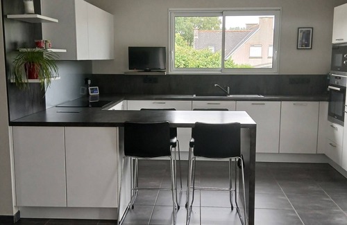 Dineault House | Recent single-storey house between sea and countryside at the entrance to Crozon peninsula