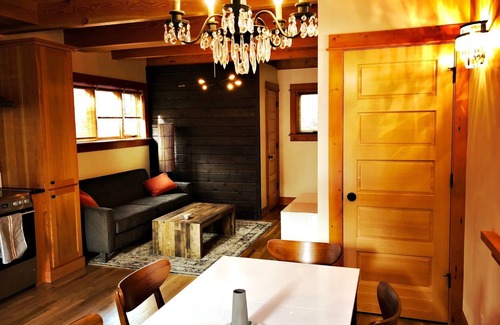 Belmont Cottage | recently constructed eco-cottage, heart of SE Belmont/Hawthorne, walk everywhere