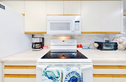 Bouchelles Island Condo | Recently Remodeled 3-Bed, 2-Bath Ground Floor Unit at Bouchelle Island