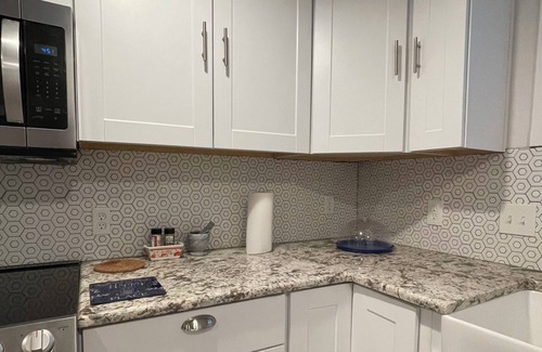 Holladay House | RECENTLY REMODEL 4 BEDROOMS 2 KITCHENS 2 LAUNDRIES 2 BATHROOM