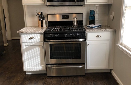 Ferndale House | Recently remodeled, comfy two bedroom house sleeps four, plus office.