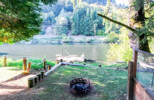 Tidewater Cabin | Recently remodeled home on the Alsea River w/private dock