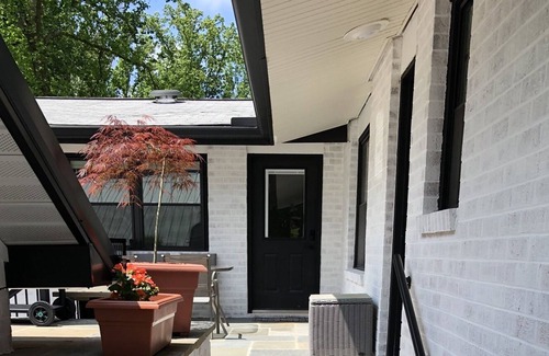 Dayton House | Recently remodeled home located conveniently between Baltimore and Washington