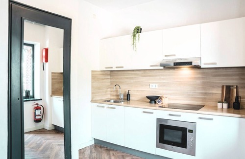 Tilburg Apartment | Recently renovated private single room, ideally located near Tilburg’s top tourist hotspots.