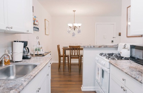 Gainesville Condo | Recently updated! Walk to hospitals, minutes from UF!