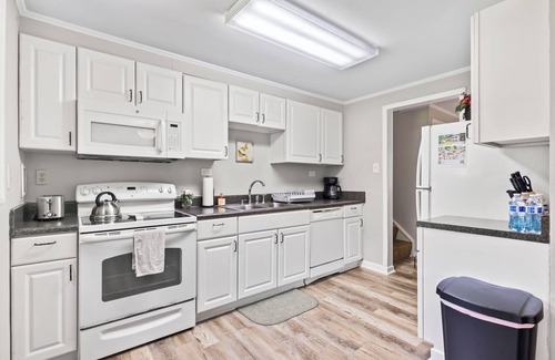 Bermuda House | Recline at Timberline! Family friendly!